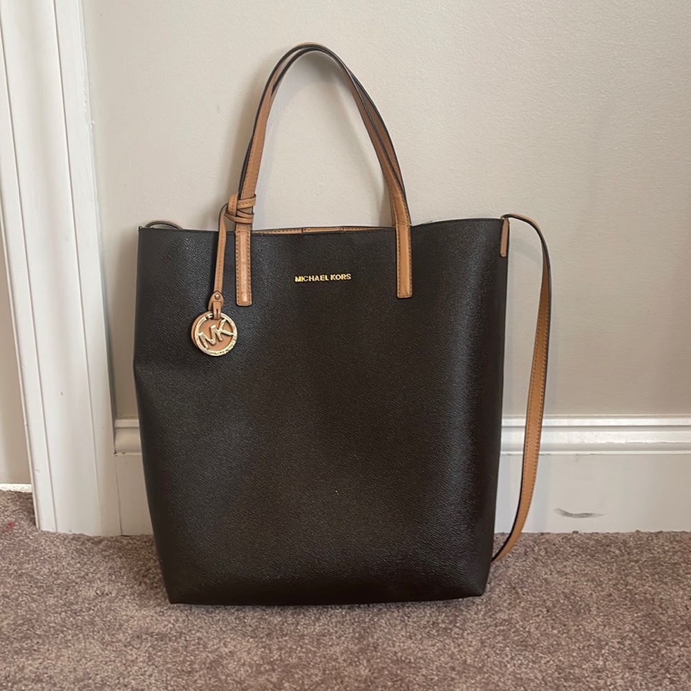 MK tote